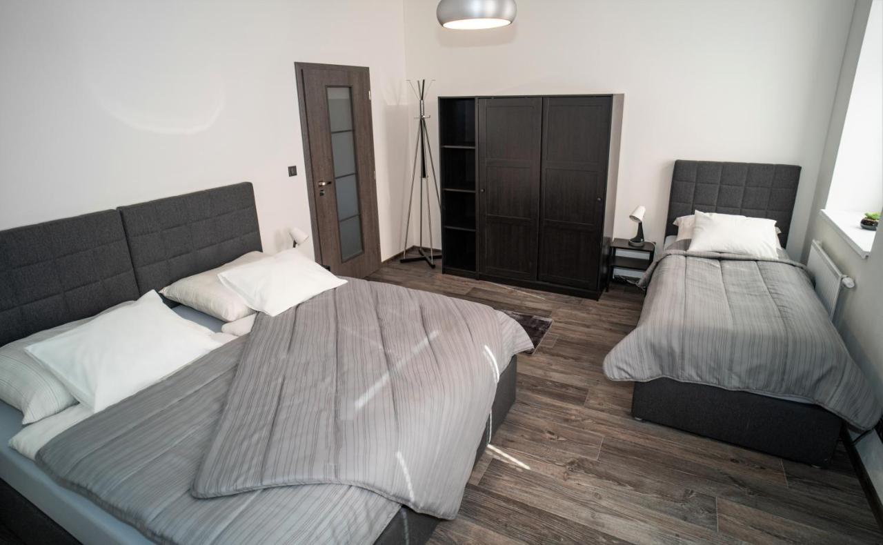Apartmanovy Dum Sklipek ทรุตนอฟ ภายนอก รูปภาพ