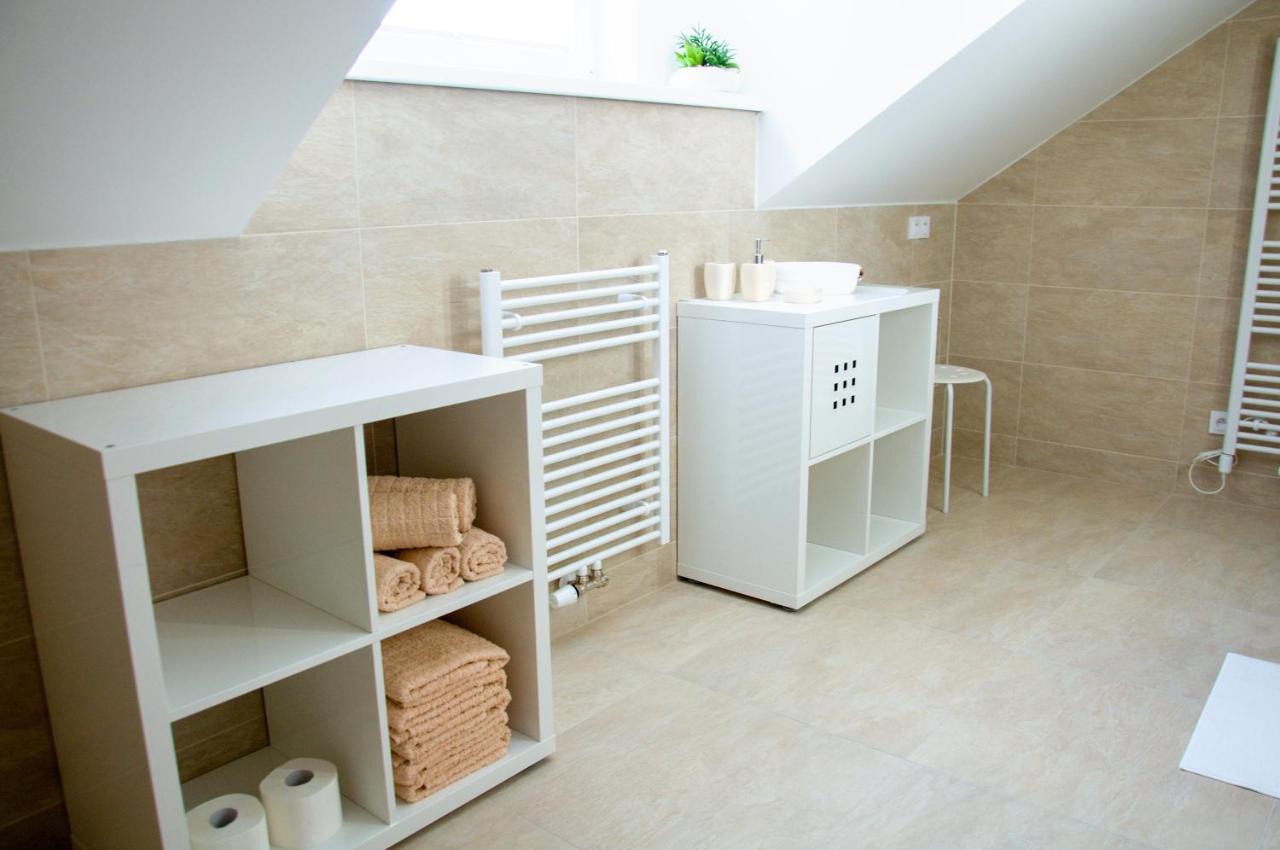 Apartmanovy Dum Sklipek ทรุตนอฟ ภายนอก รูปภาพ