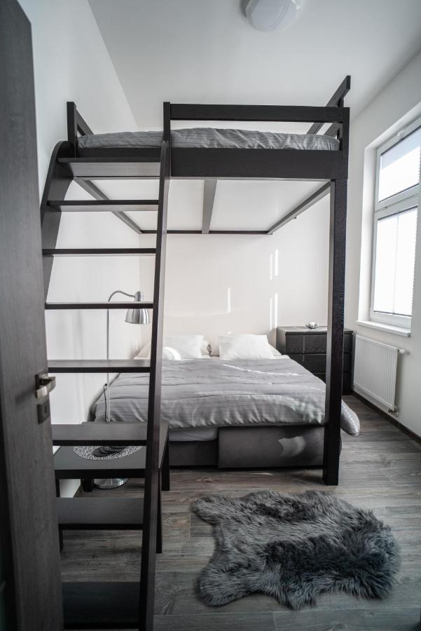 Apartmanovy Dum Sklipek ทรุตนอฟ ภายนอก รูปภาพ