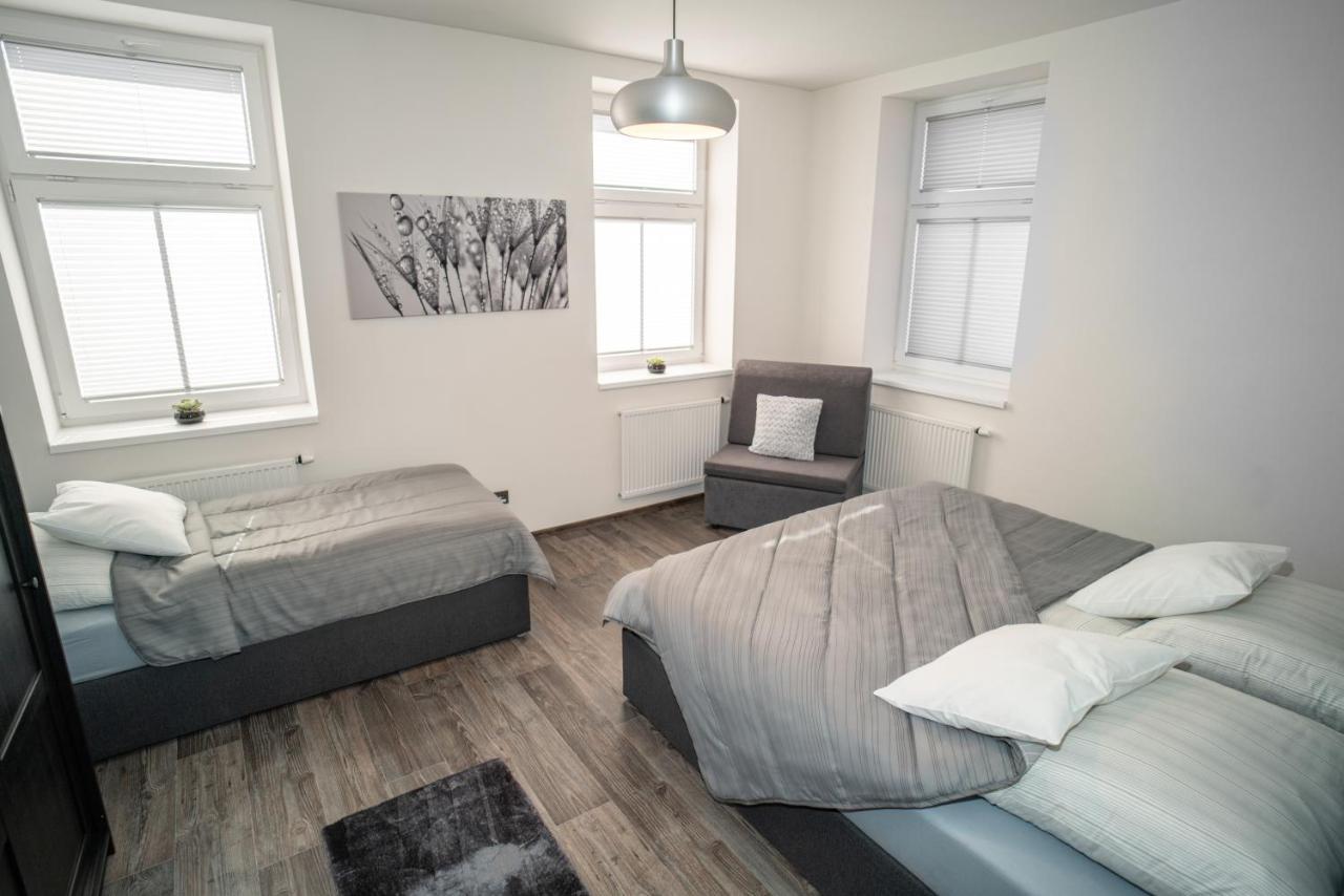 Apartmanovy Dum Sklipek ทรุตนอฟ ภายนอก รูปภาพ