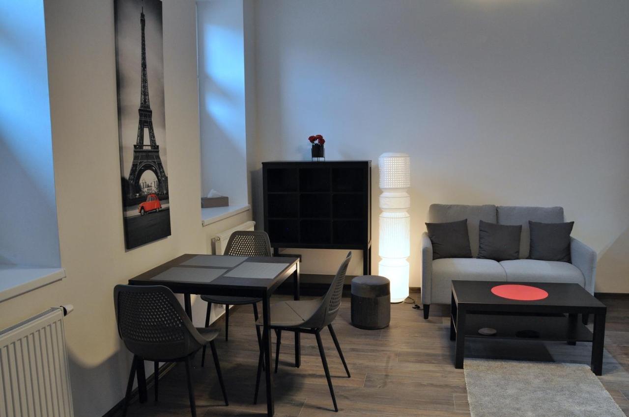Apartmanovy Dum Sklipek ทรุตนอฟ ภายนอก รูปภาพ