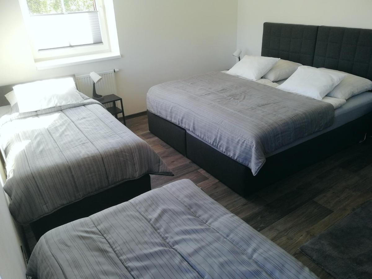 Apartmanovy Dum Sklipek ทรุตนอฟ ภายนอก รูปภาพ