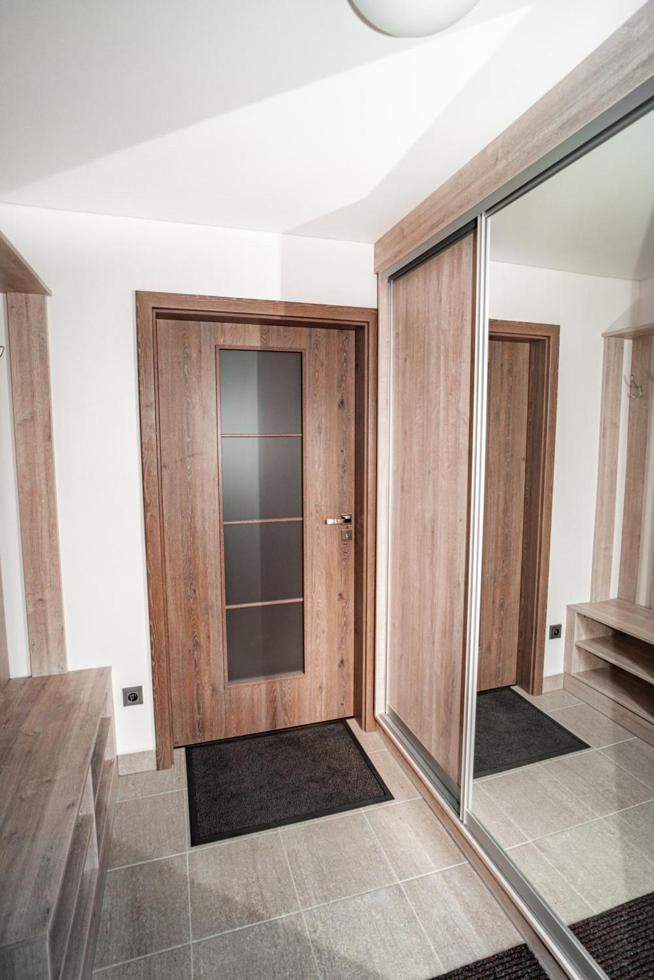Apartmanovy Dum Sklipek ทรุตนอฟ ภายนอก รูปภาพ