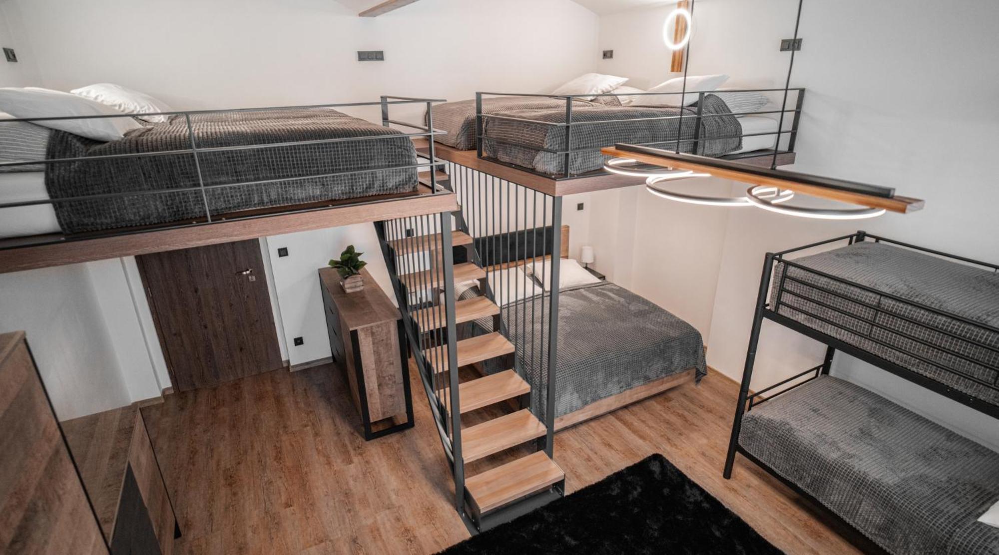 Apartmanovy Dum Sklipek ทรุตนอฟ ภายนอก รูปภาพ