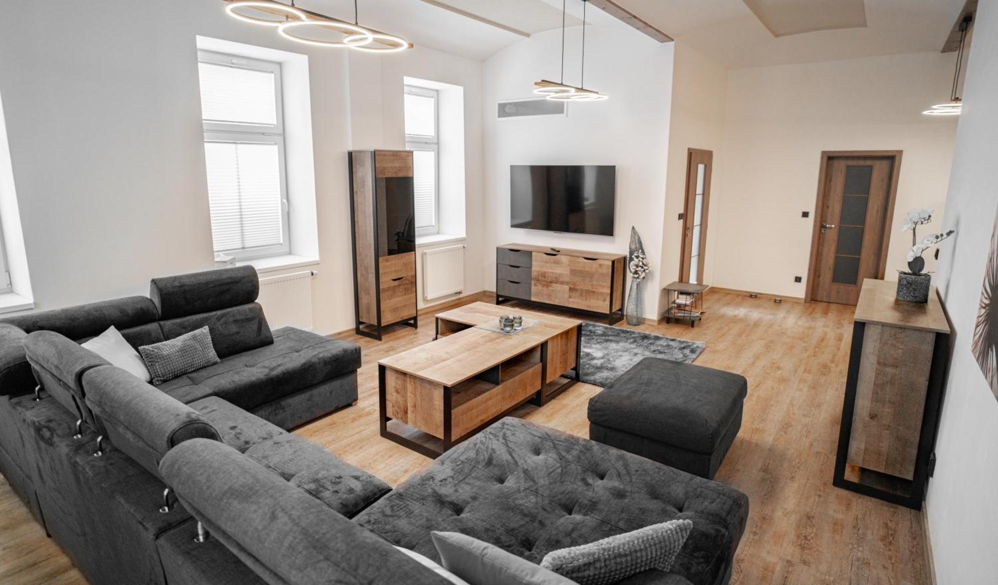 Apartmanovy Dum Sklipek ทรุตนอฟ ภายนอก รูปภาพ